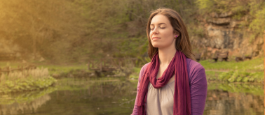 Plongez dans des techniques sans effort pour calmer les pensées agitées et trouver un repos profond.