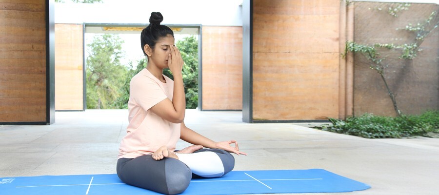 Yoga Alternate Nostril Breathing (Nadi Shodhan pranayama) - inline