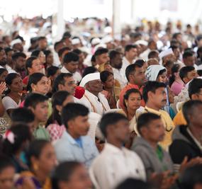 Farmers from Maharashtra in a session with Gurudev