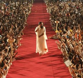 Gurudev during satsang