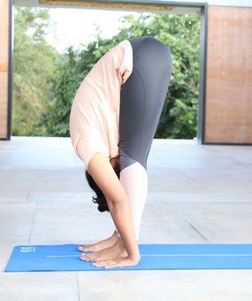 Hastapadasana