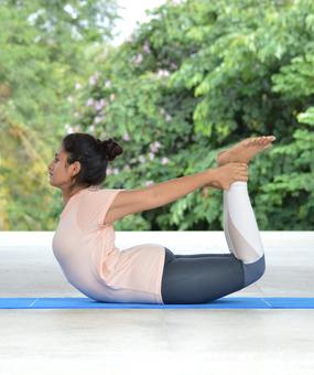 Yoga Dhanurasana - Bow pose