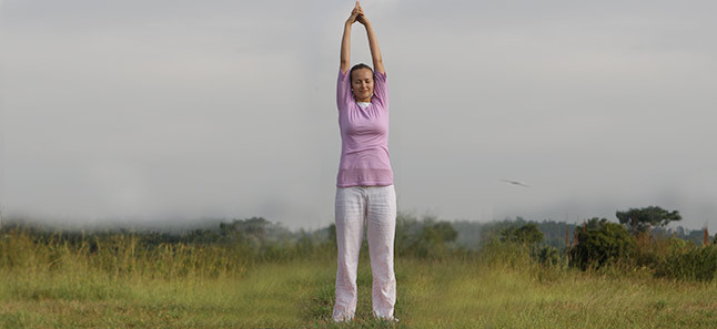 10 Standing yoga asanas that increase strength & balance