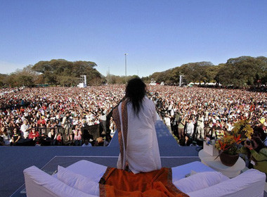 How One Of The World's Biggest Spiritual Leaders Is Combating School Gun Violence